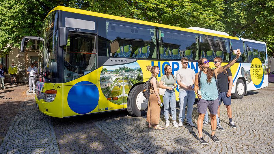 HOP ON HOP OFF Mirabellplatz Bus Tour